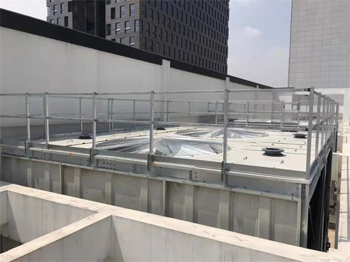 玻璃钢冷却塔填料在工业生产中的占比占了很大的部分,玻璃钢冷却塔填料规格